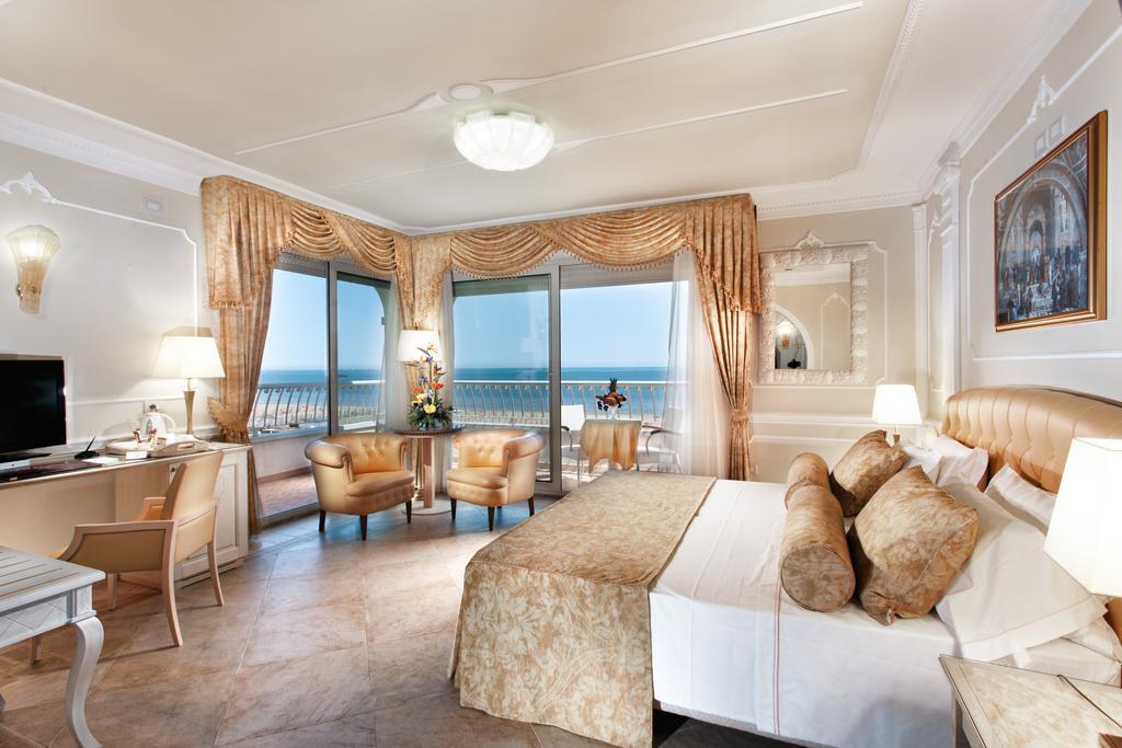 Gambrinus Hotel 4*