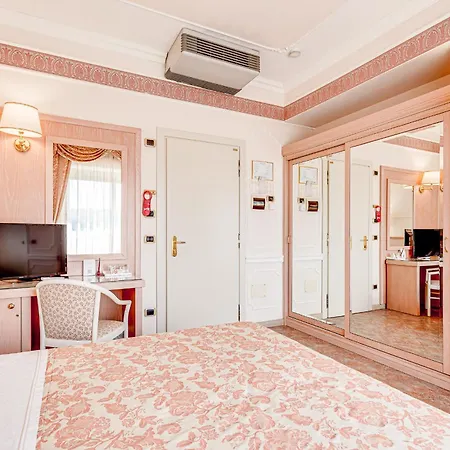 Hotel Gambrinus Cervia Exterior photo
